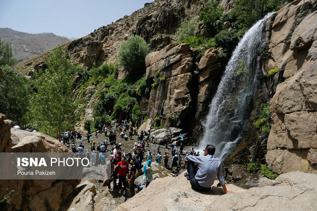 شهری است چو فردوس که نامش "همدان" است